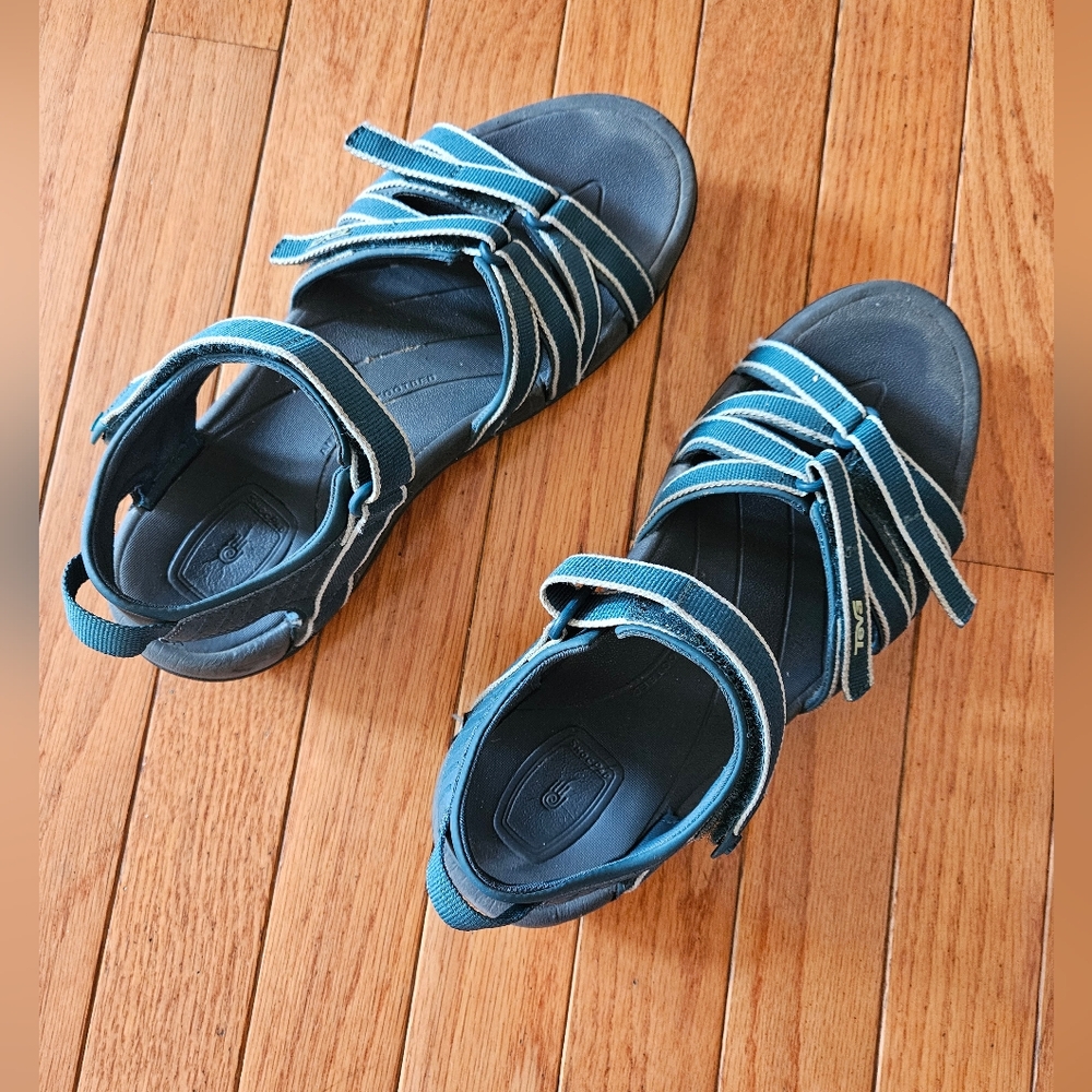 Teva Tirra sandal, size 9, black and teal